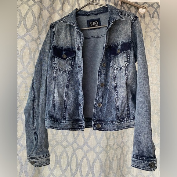 Your typical comfy jeans jacket - Picture 2 of 6